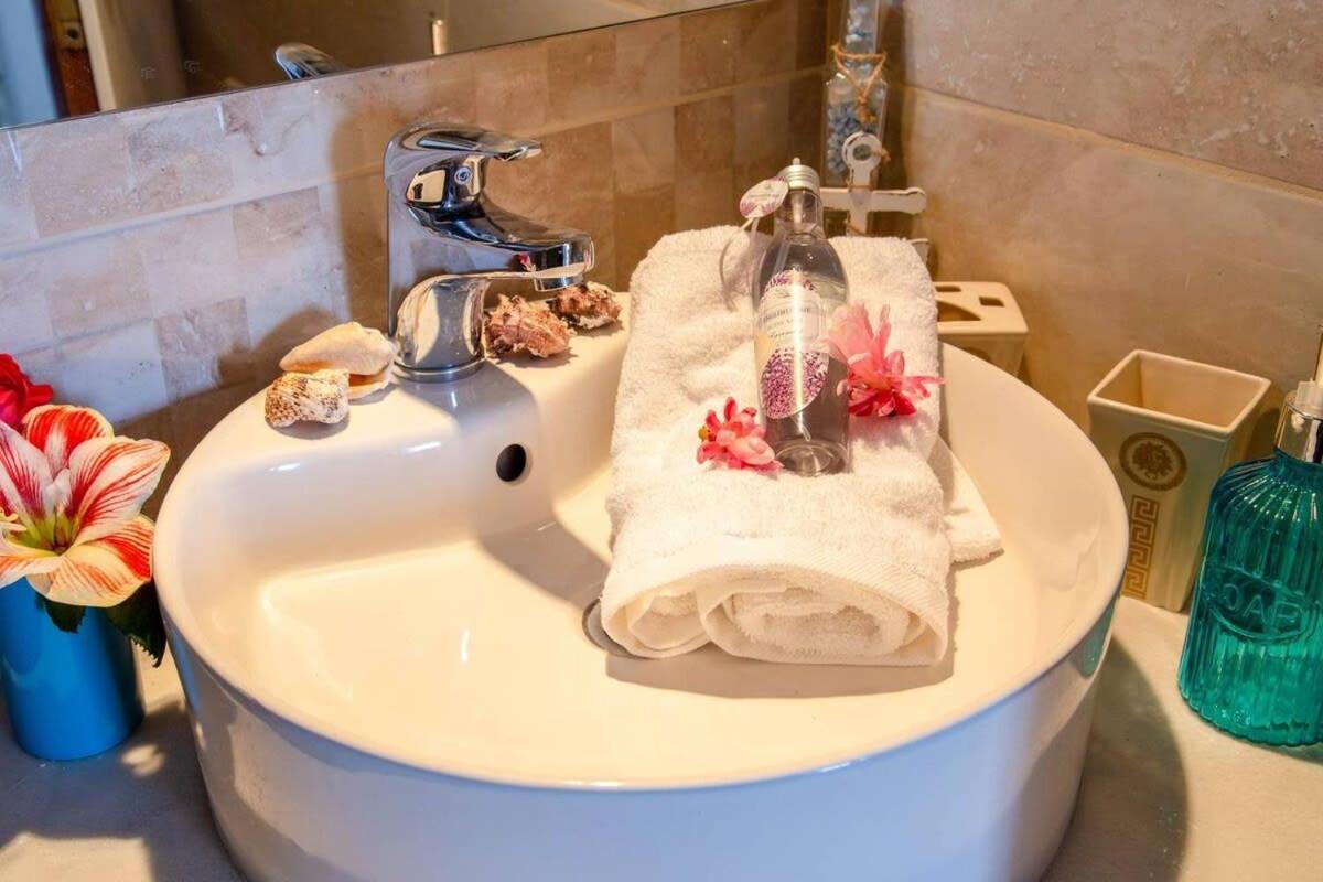 Apartament Agia Pelagia Blue Apt With Seaview 50M From Sea Zewnętrze zdjęcie